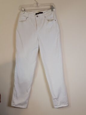 Gloria Vanderbilt White Straight Leg Jeans